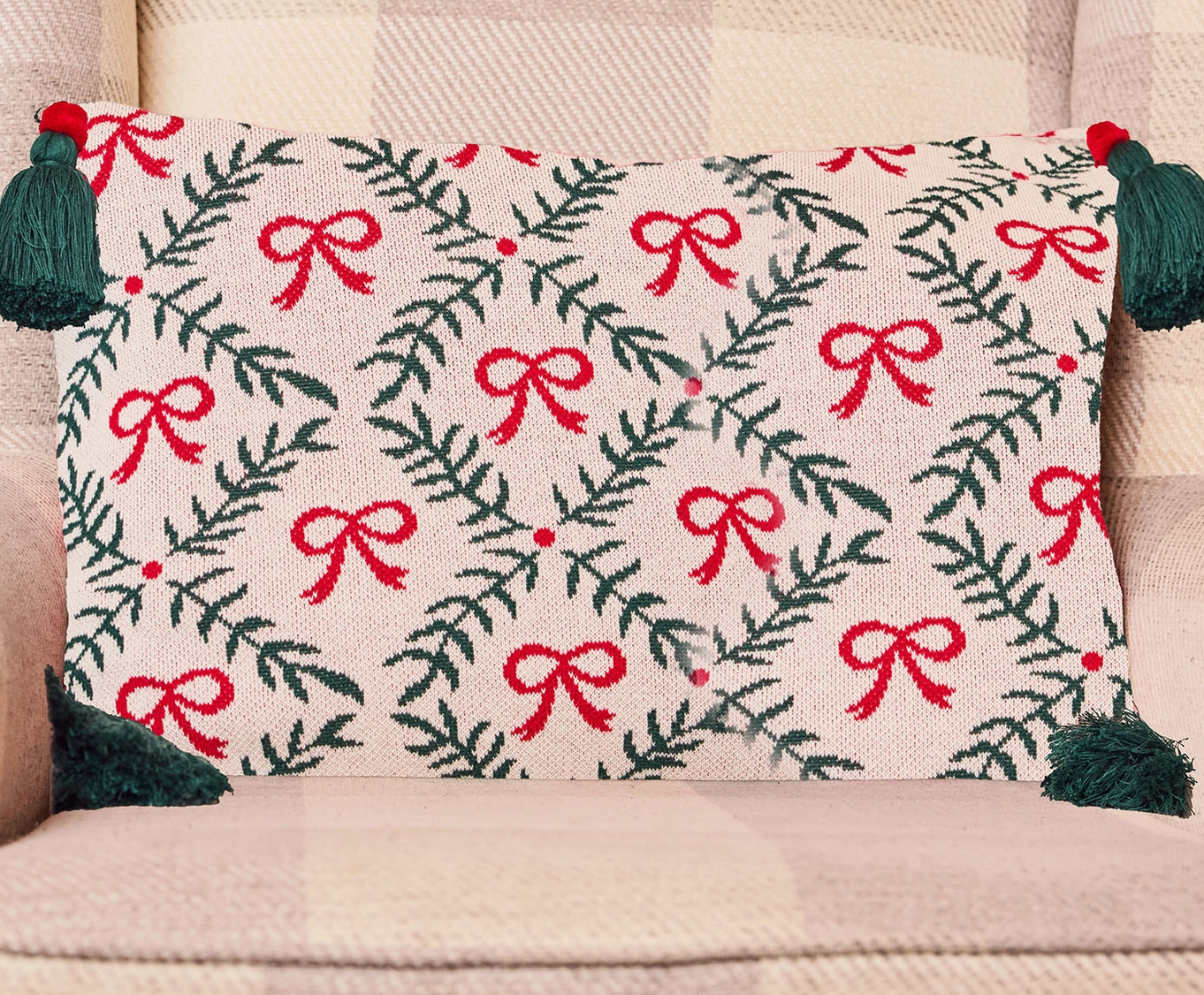 MT Holiday Trellis Lumbar Pillow