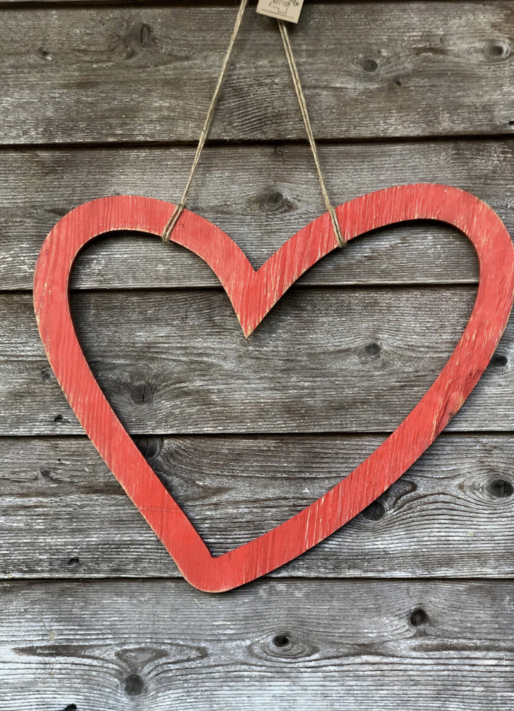 Blackberry Bottom Heart Outline Door Hanger