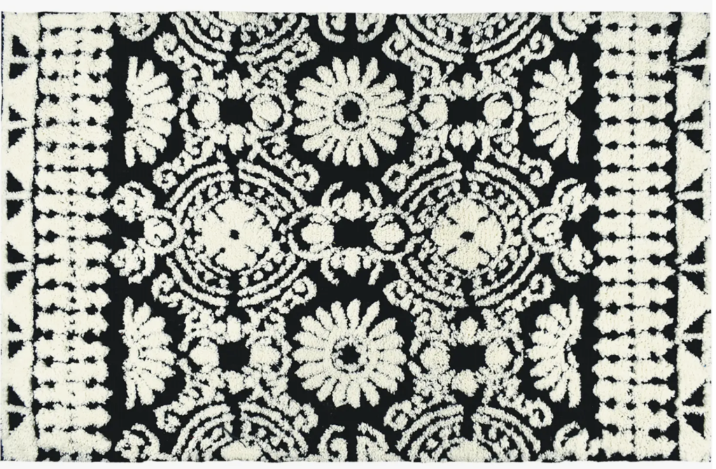 Spanish Medallion Simple Spaces Rug 21" x 33"