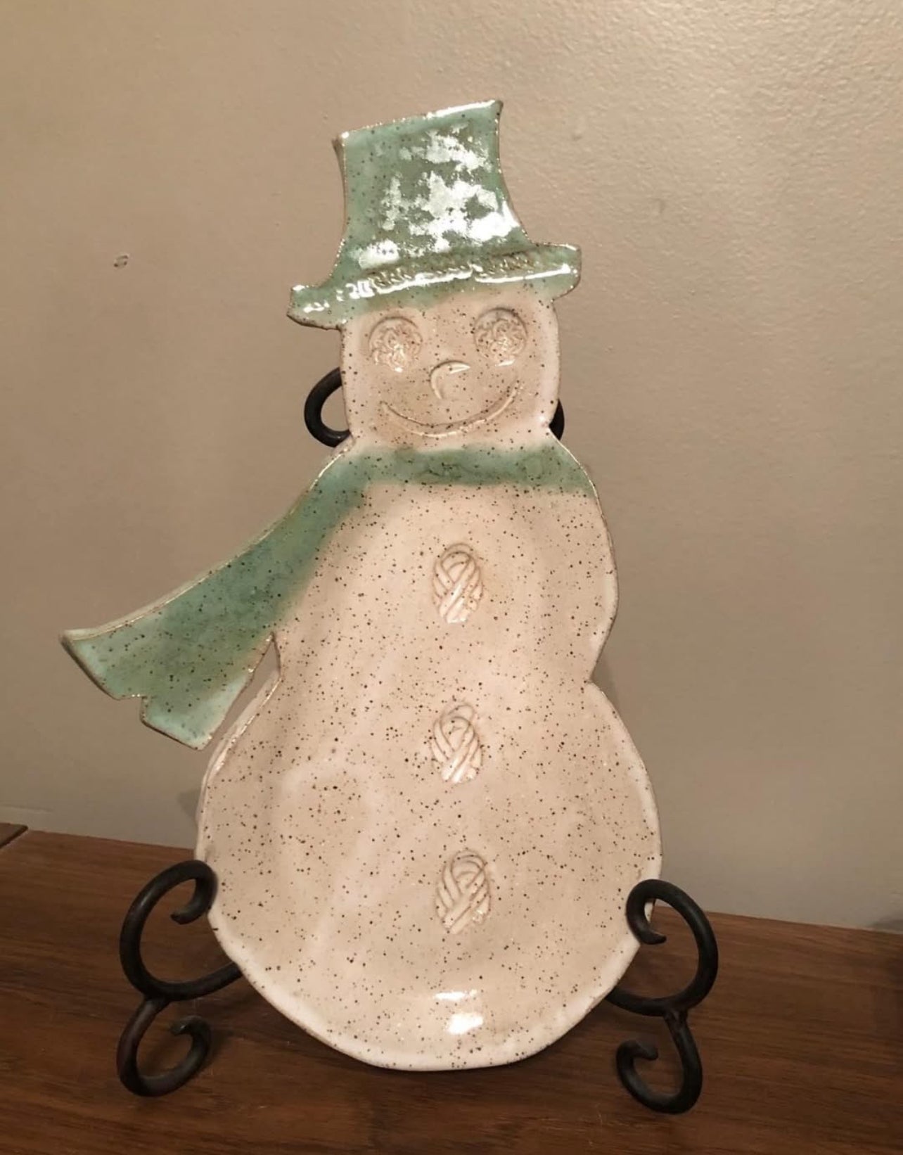 Mo Pottery Snowman Plate $35 11-8-25 10:00-12:00