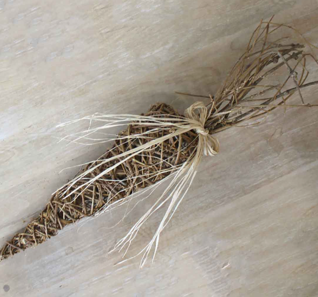 Willow Carrot Decor