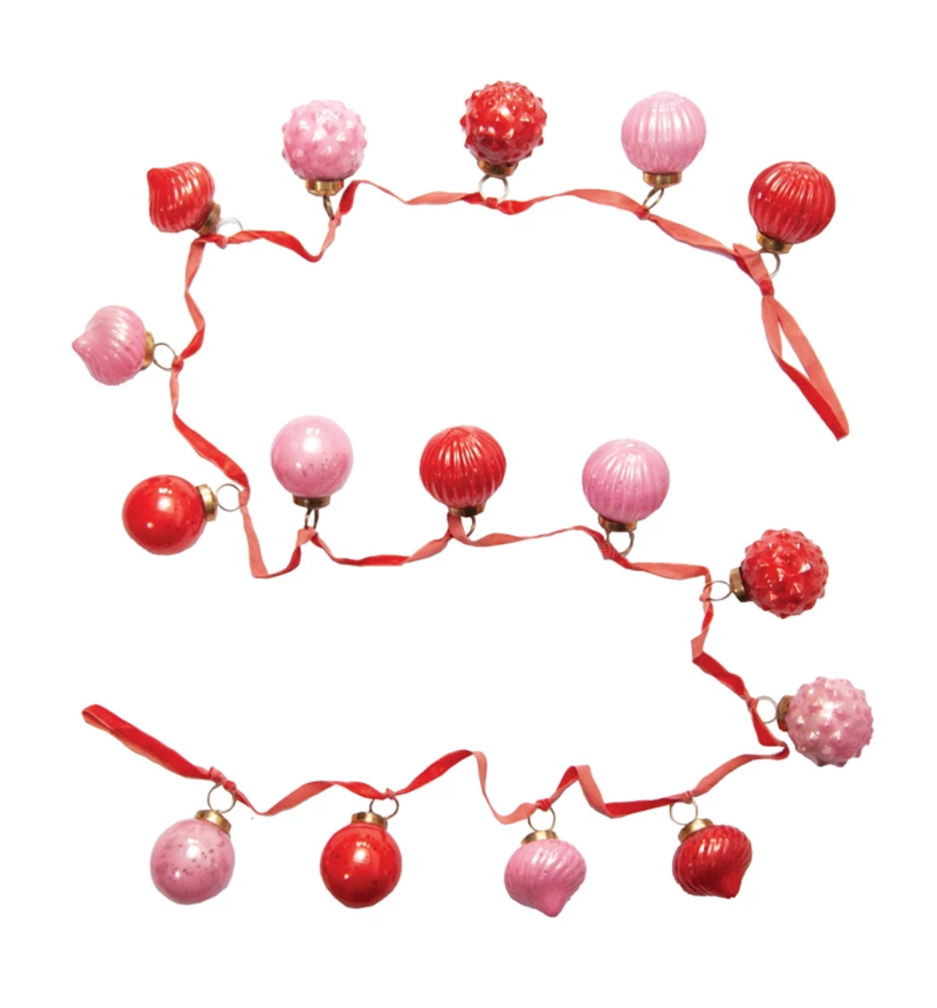 MT Embossed Ornament Velvet Garland