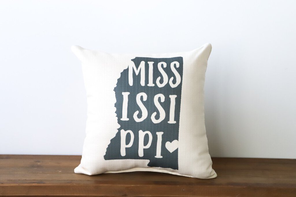LB Mississippi Silhouette (text inside) Grey Pillow no piping